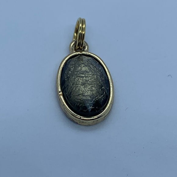 Yellow Gold Tone Oval Stone Pendant ( 3 for $15 ) - Picture 3 of 3